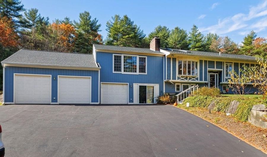 413 Hill Farm Rd, Coventry, RI 02816 - 5 Beds, 2 Bath