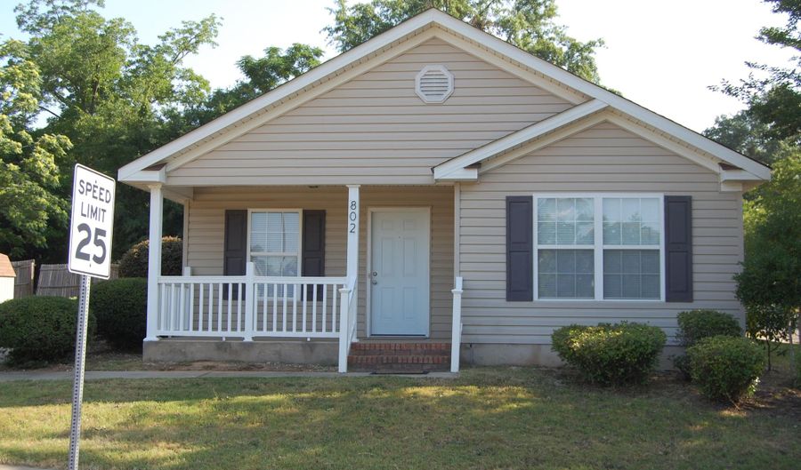 802 Edgefield Ave, Aiken, SC 29801 - 3 Beds, 2 Bath