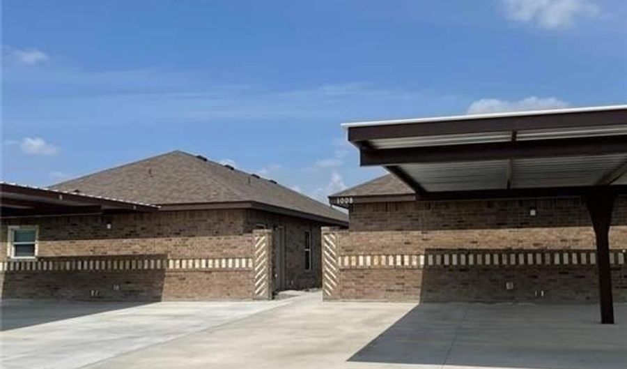1008 W Kohala Ave, Alton, TX 78574 - 2 Beds, 2 Bath