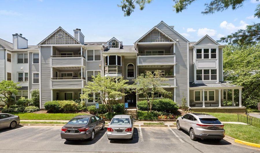 7713 LAFAYETTE FOREST Dr 22, Annandale, VA 22003 - 2 Beds, 2 Bath