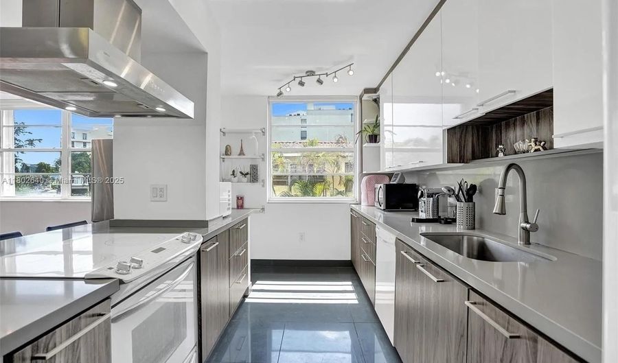 9180 W Bay Harbor Dr 2C, Bay Harbor Islands, FL 33154 - 3 Beds, 2 Bath