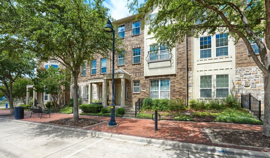 3885 Asbury Ln, Addison, TX 75001 - 3 Beds, 4 Bath