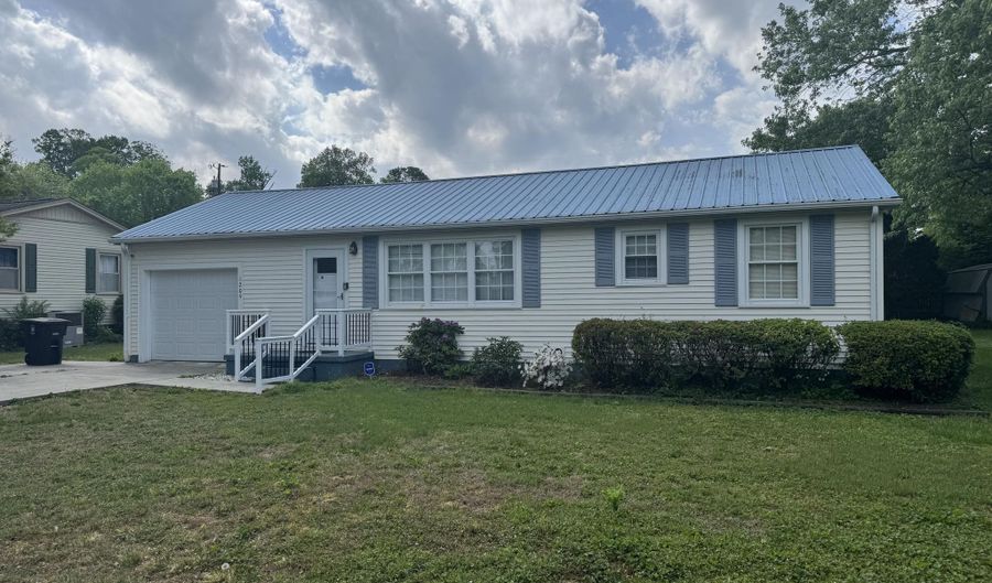 1209 Morgan St, Athens, TN 37303 - 3 Beds, 2 Bath