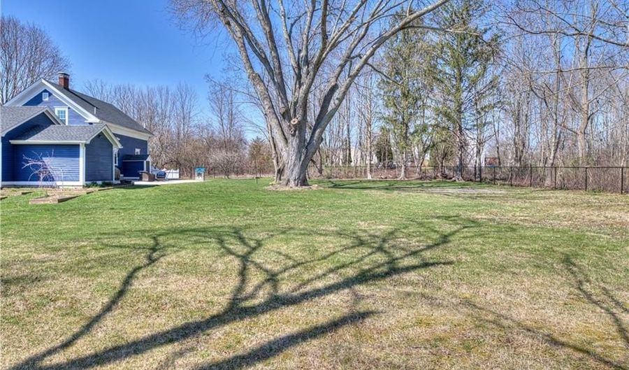 499 Seven Mile Rd, Cranston, RI 02831 - 4 Beds, 3 Bath