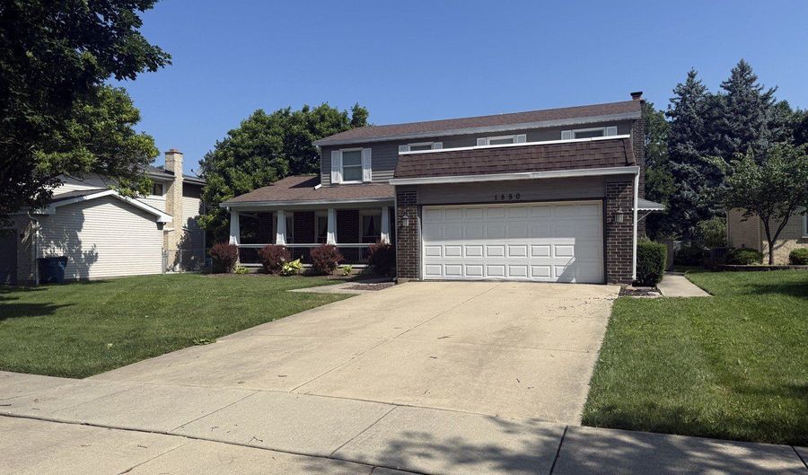 1550 W GOLDENGATE Dr, Addison, IL 60101 - 3 Beds, 3 Bath