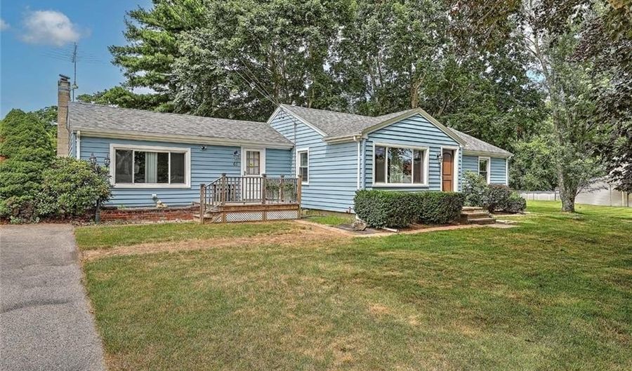 61 Reservoir Ave, Johnston, RI 02919 - 3 Beds, 2 Bath