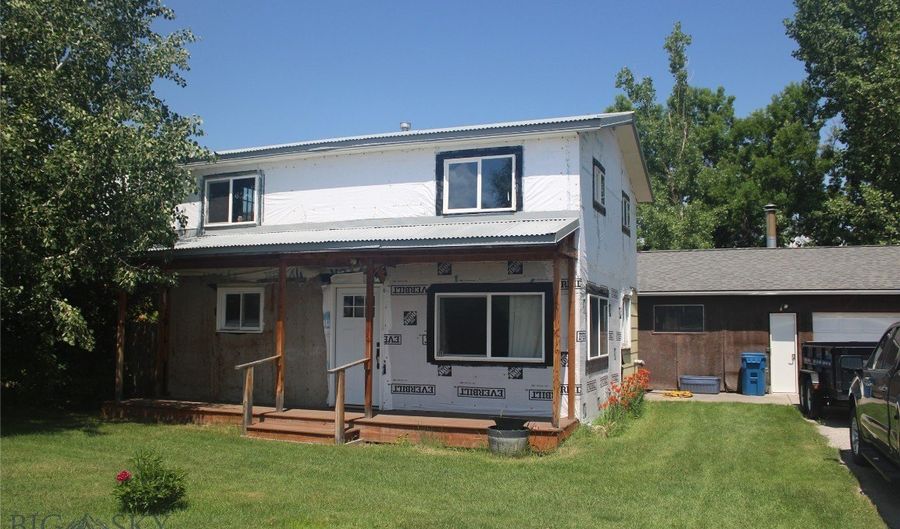 711 Silverbow Ave, Belgrade, MT 59714 - 3 Beds, 1 Bath