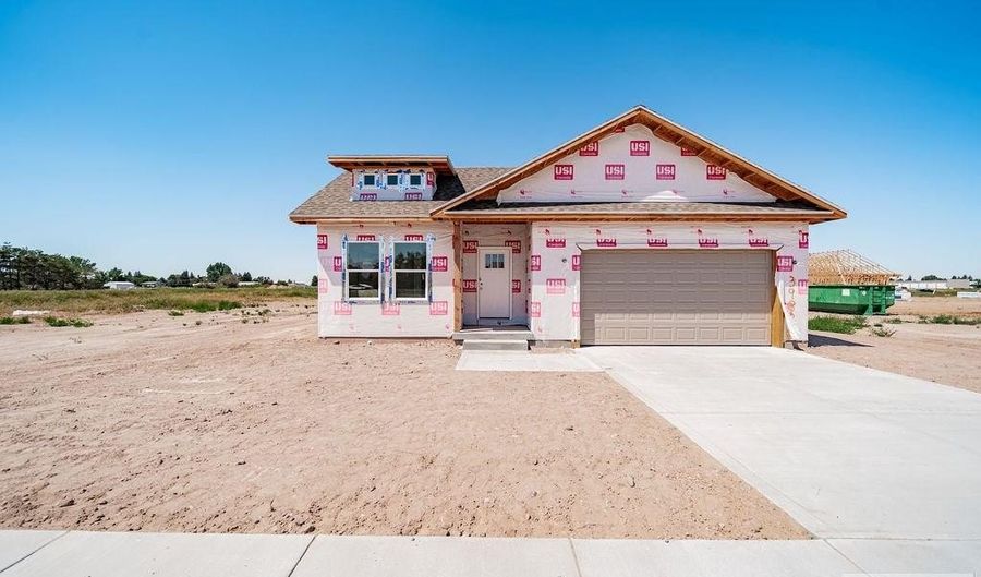 3988 Mountain Bluebird Way, Ammon, ID 83406 - 3 Beds, 2 Bath