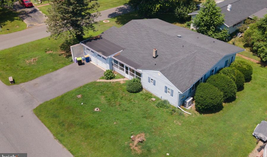 311 BAYARD St, Delaware City, DE 19706 - 4 Beds, 2 Bath