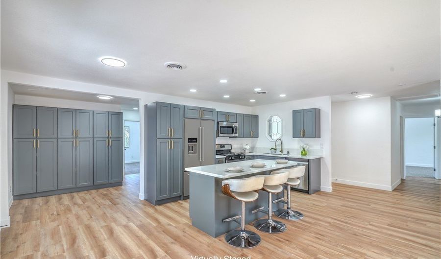 6517 Villa Mesa Dr, Las Vegas, NV 89107 - 4 Beds, 3 Bath