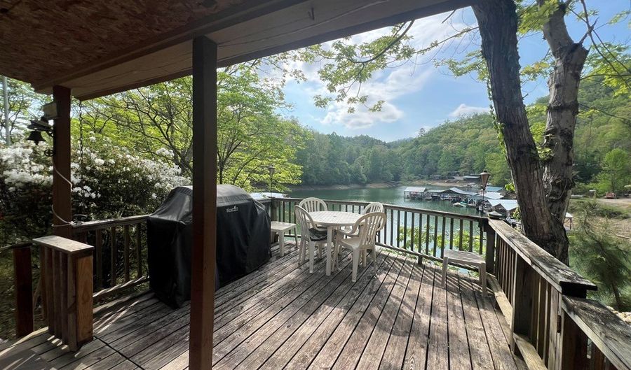 208 Lakeview Dr, Almond, NC 28702 - 4 Beds, 1 Bath
