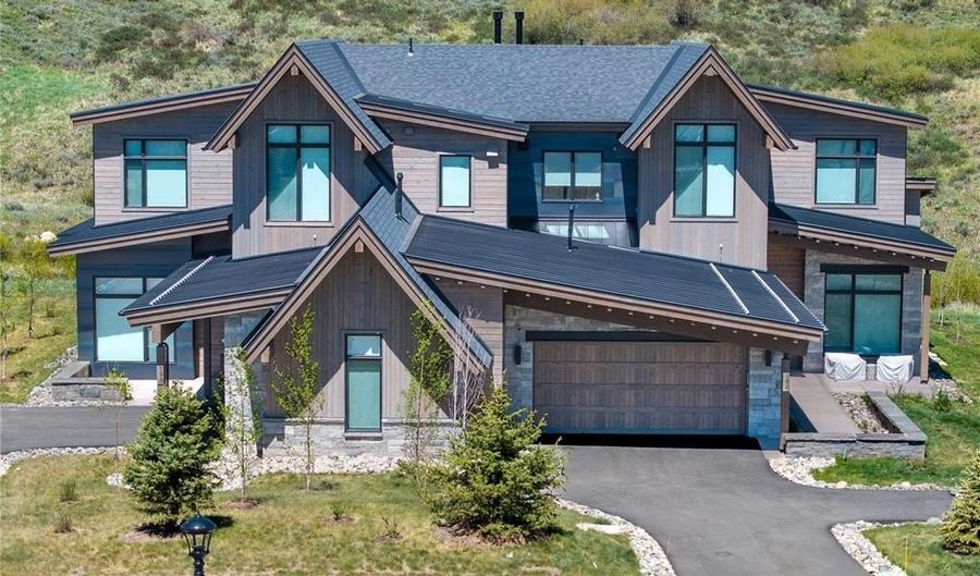 352 MONITOR Dr, Breckenridge, CO 80424 - 4 Beds, 5 Bath