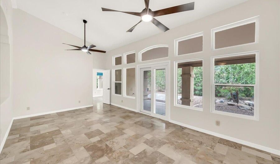 724 N ASH Dr, Chandler, AZ 85224 - 4 Beds, 2 Bath