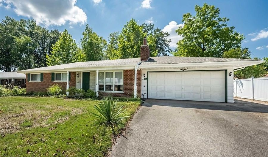 119 Smith Dr, Ballwin, MO 63011 - 3 Beds, 2 Bath