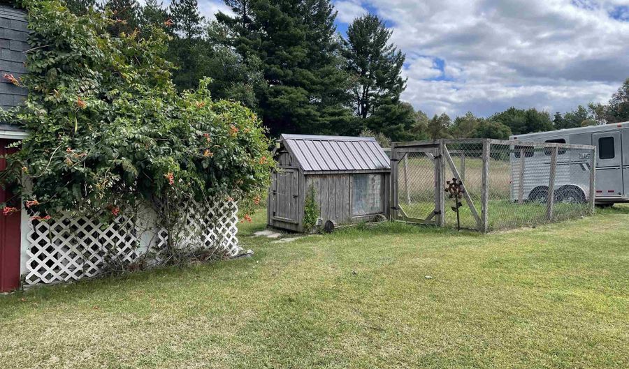 4658 N Croswell Rd, Alma, MI 48801 - 2 Beds, 2 Bath
