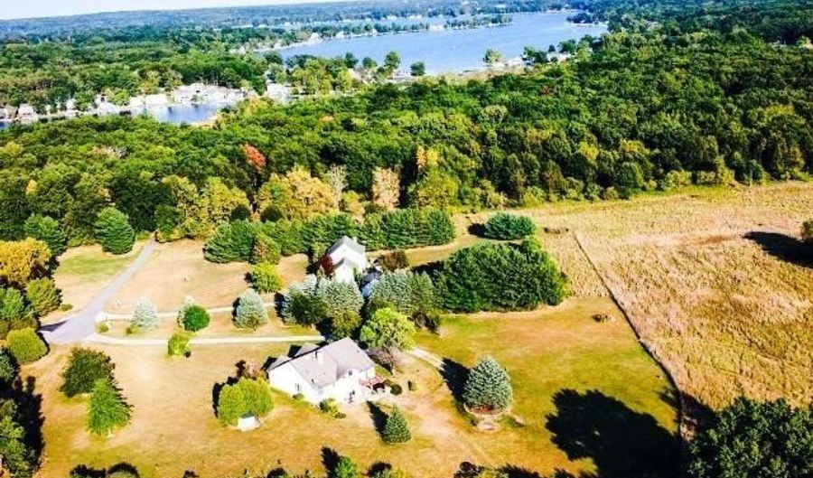 4537 W Black Oak Cir, Angola, IN 46703 - 5 Beds, 3 Bath