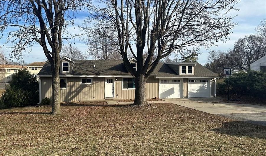 204 Hillsdale Dr, Ballwin, MO 63011 - 3 Beds, 1 Bath