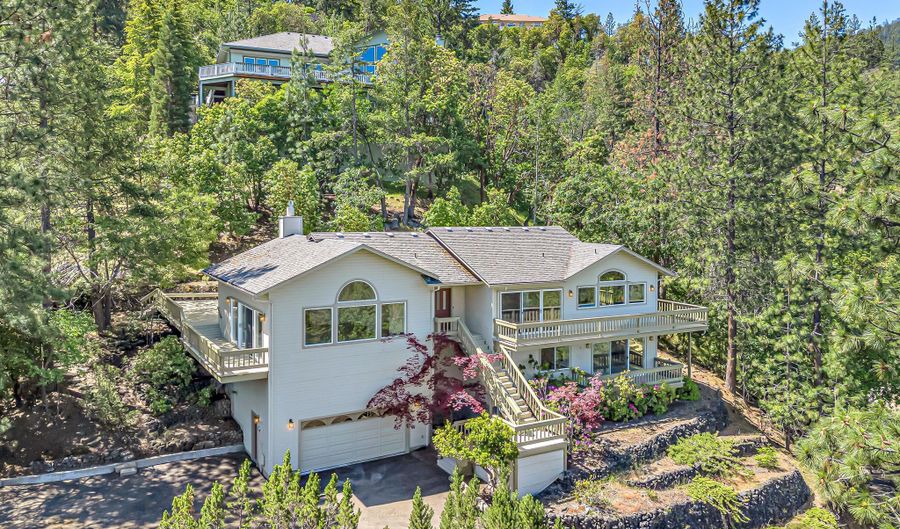 462 Waterline Rd, Ashland, OR 97520 - 4 Beds, 3 Bath