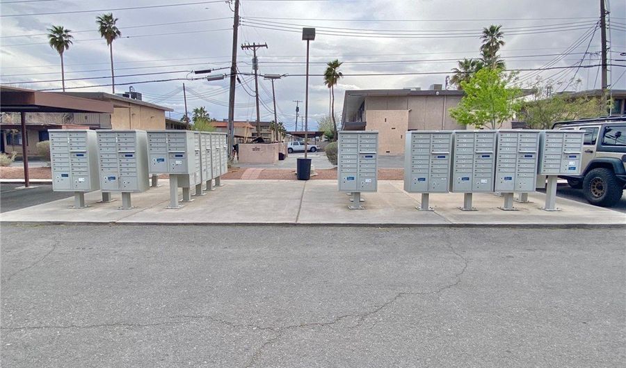3712 Royal Crest St 8, Las Vegas, NV 89119 - 1 Beds, 1 Bath