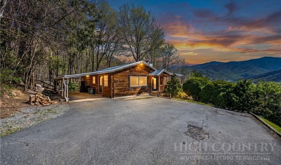 184 Dutch Treat Rd, Banner Elk, NC 28604 - 4 Beds, 2 Bath