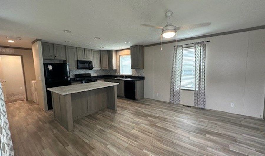 192 Colorado 192, Belleville, MI 48111 - 2 Beds, 2 Bath