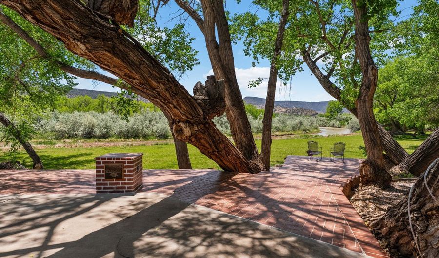 425 County Road 155, Abiquiu, NM 87510 - 3 Beds, 3 Bath
