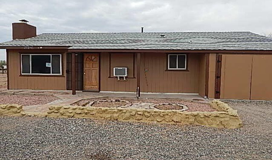 25290 Ochoco Way, Bouse, AZ 85325 - 2 Beds, 2 Bath