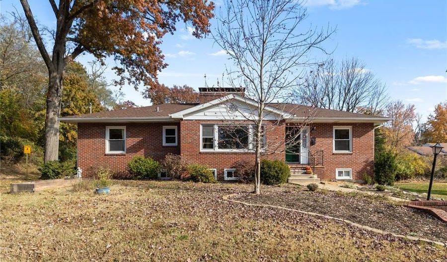 2249 Norside Dr, Alton, IL 62002 - 3 Beds, 3 Bath