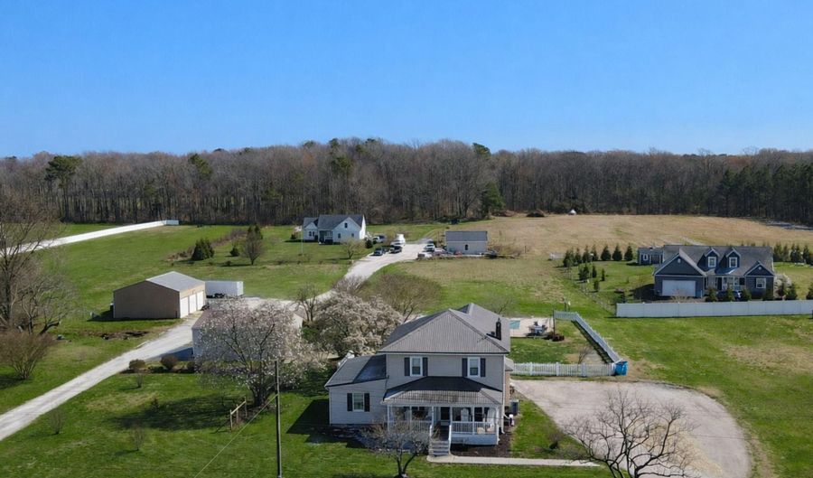 9167 OLD OCEAN CITY Rd, Berlin, MD 21811 - 4 Beds, 2 Bath
