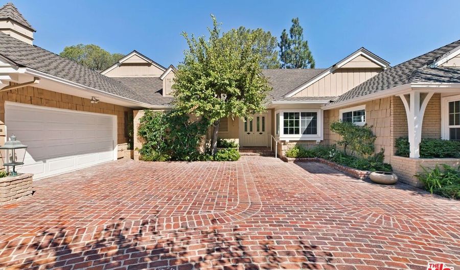1052 Marilyn Dr, Beverly Hills, CA 90210 - 5 Beds, 5 Bath