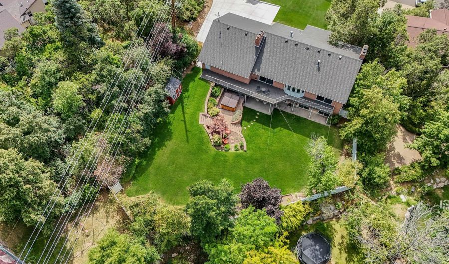 2385 S CLAREMONT, Bountiful, UT 84010 - 6 Beds, 3 Bath