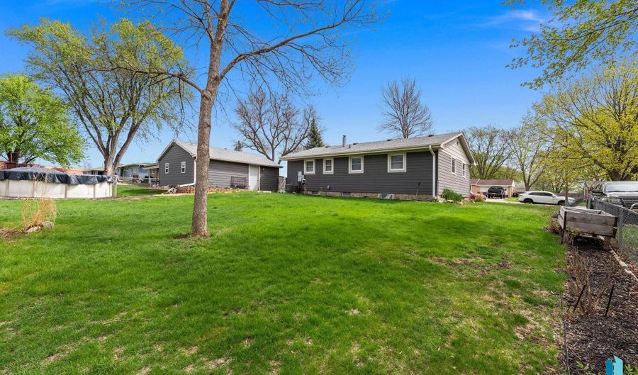 113 S 5th Ave, Brandon, SD 57005 - 3 Beds, 2 Bath
