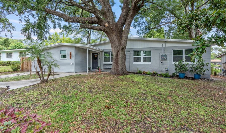 6837 TOM THUMB Dr, Jacksonville, FL 32210 - 4 Beds, 2 Bath