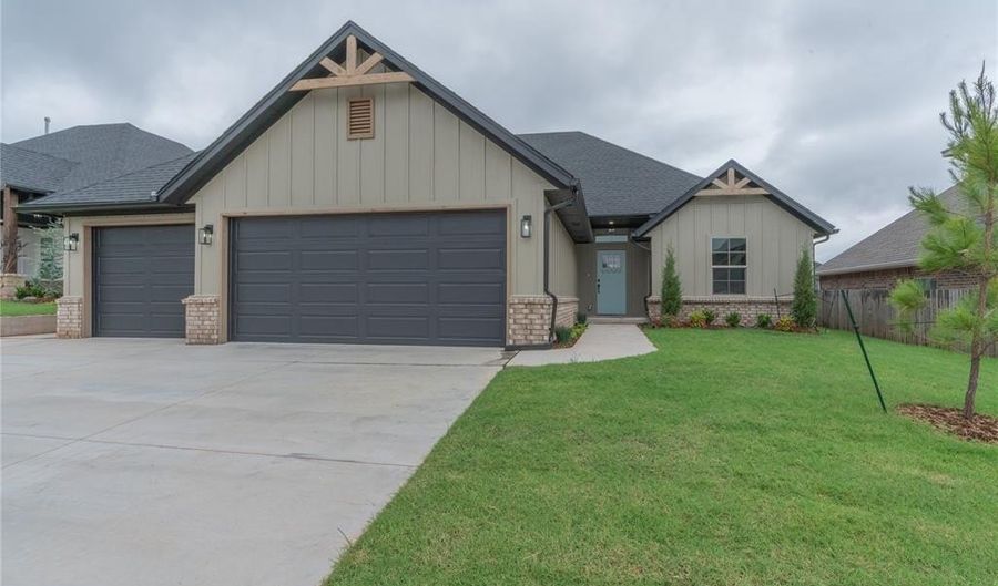 9217 SW 43rd St, Oklahoma City, OK 73179 - 4 Beds, 3 Bath