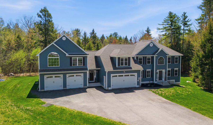 84 Juniper Cir, Auburn, NH 03032 - 6 Beds, 4 Bath