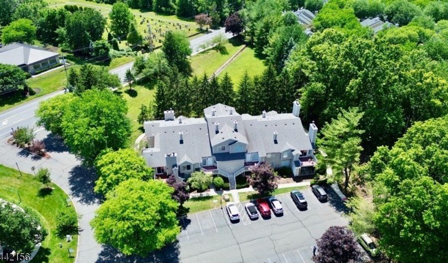 4 Cedar Ct, Bedminster, NJ 07921 - 2 Beds, 2 Bath