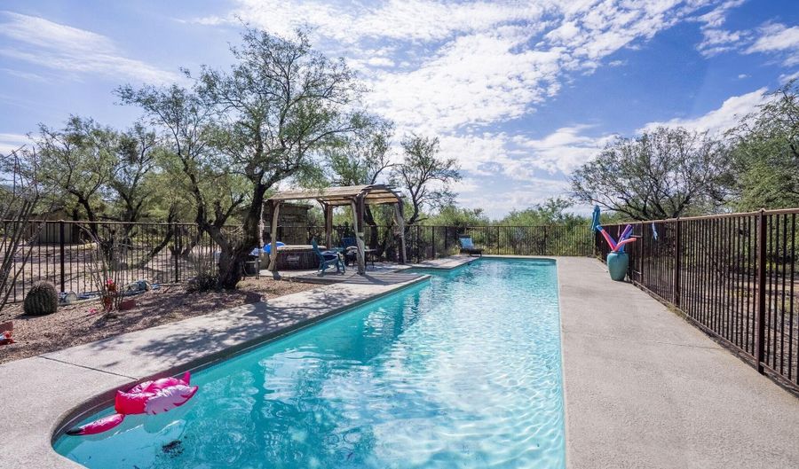 1550 W Eagle Way, Amado, AZ 85645 - 5 Beds, 4 Bath