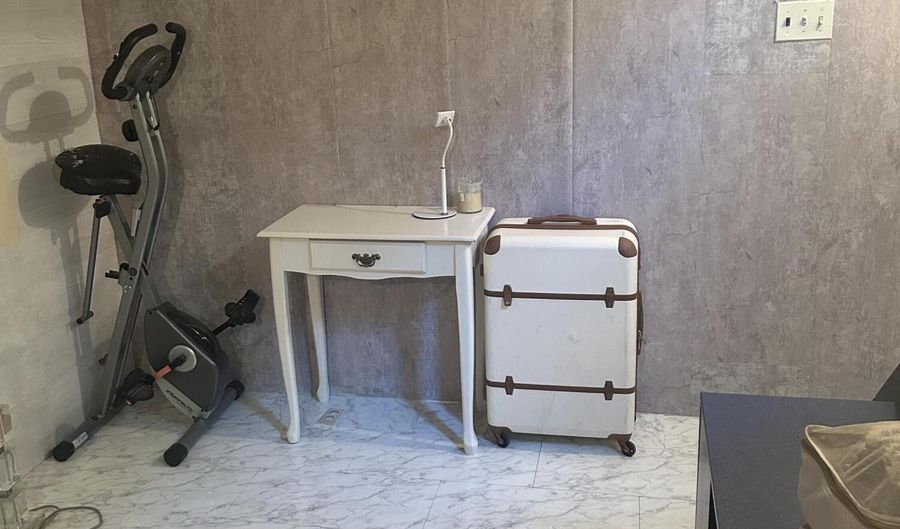 385 Brookfield Ave, Staten Island, NY 10308 - 5 Beds, 2 Bath