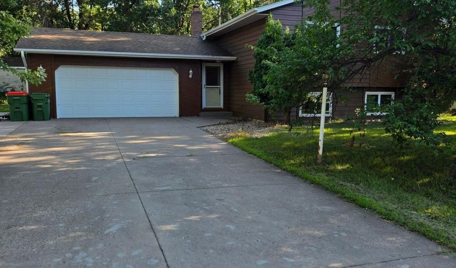 530 156th Ln NW, Andover, MN 55304 - 3 Beds, 2 Bath