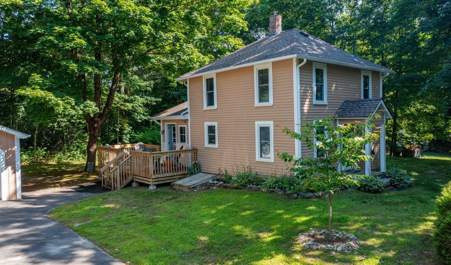 15 Marsh Rd, Belfast, ME 04915 - 2 Beds, 2 Bath