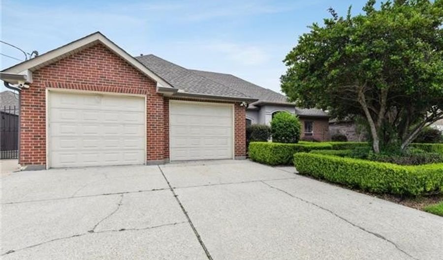 733 CAZALARD St, Belle Chasse, LA 70037 - 4 Beds, 2 Bath