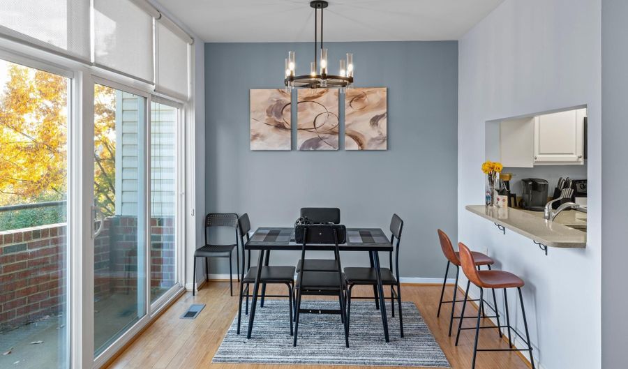 301 S REYNOLDS St 202, Alexandria, VA 22304 - 2 Beds, 2 Bath