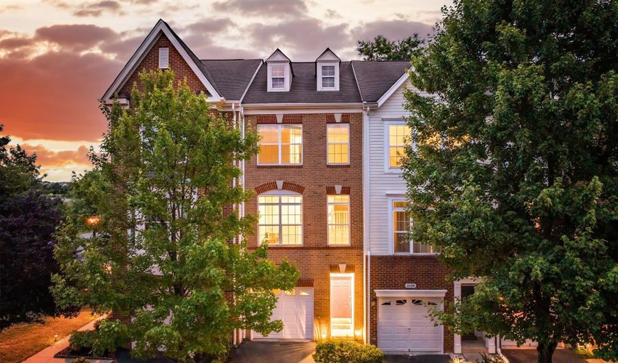 20404 TRAILS END Ter, Ashburn, VA 20147 - 2 Beds, 3 Bath