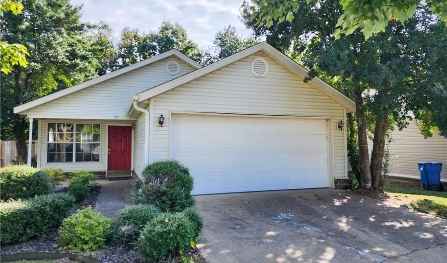 42 Cheryl Cir, Bentonville, AR 72712 - 3 Beds, 2 Bath