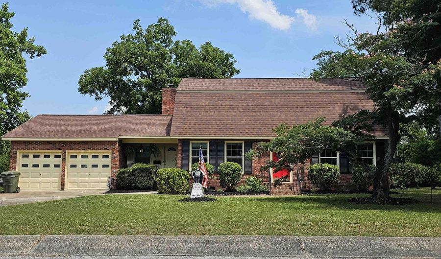 904 Sunnyhill Dr, Camden, SC 29020 - 4 Beds, 3 Bath