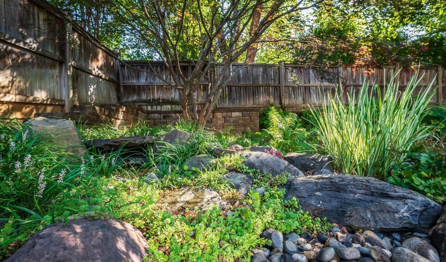 7505 MARBURY Rd, Bethesda, MD 20817 - 6 Beds, 6 Bath