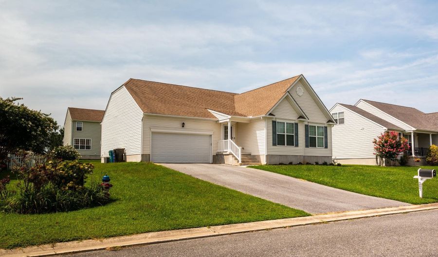 207 STONEBRIDGE Dr, Felton, DE 19943 - 4 Beds, 3 Bath
