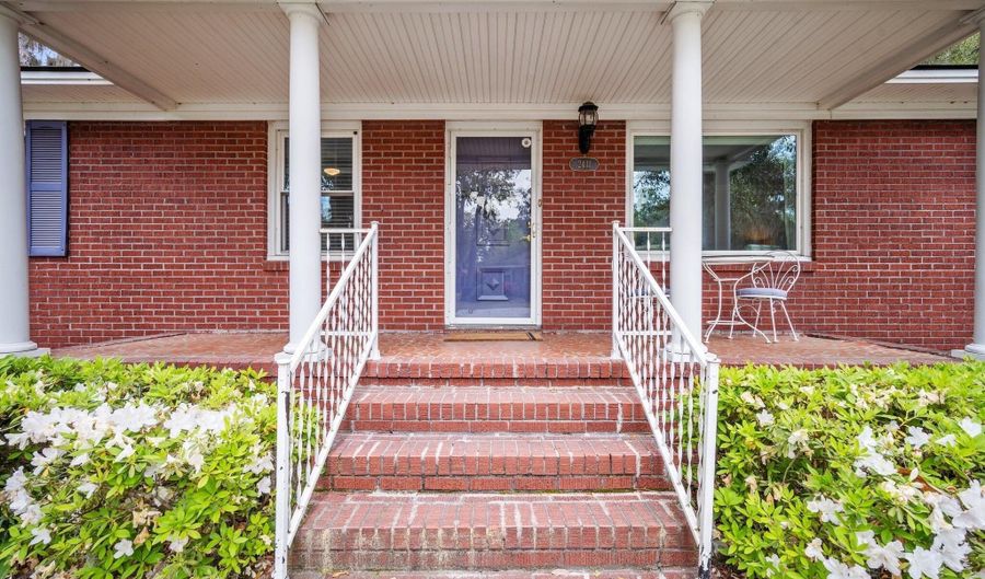 2411 Acorn Hill Ave, Beaufort, SC 29902 - 3 Beds, 2 Bath