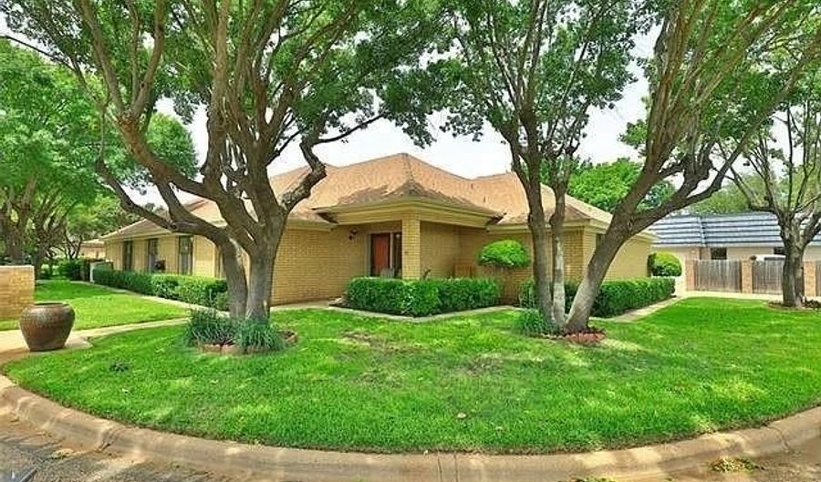 55 Surrey Sq, Abilene, TX 79606 - 3 Beds, 4 Bath
