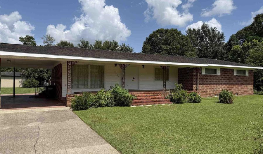 211 7th Ave, Atmore, AL 36502 - 3 Beds, 2 Bath